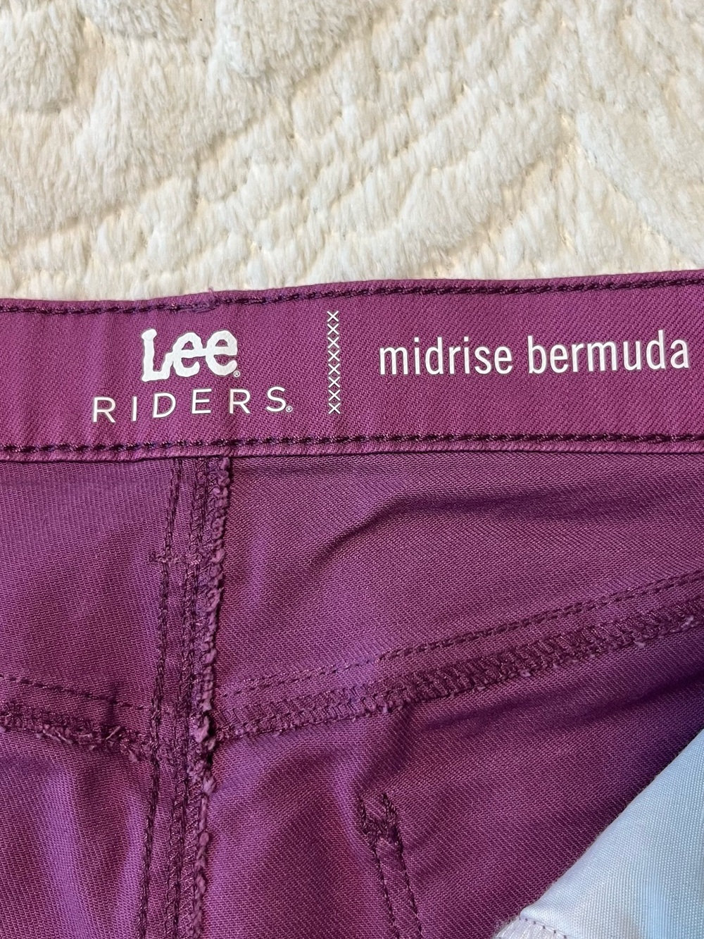 Lee Riders Midrise Bermuda Shorts in Plum Size 12 - Picture 4 of 8